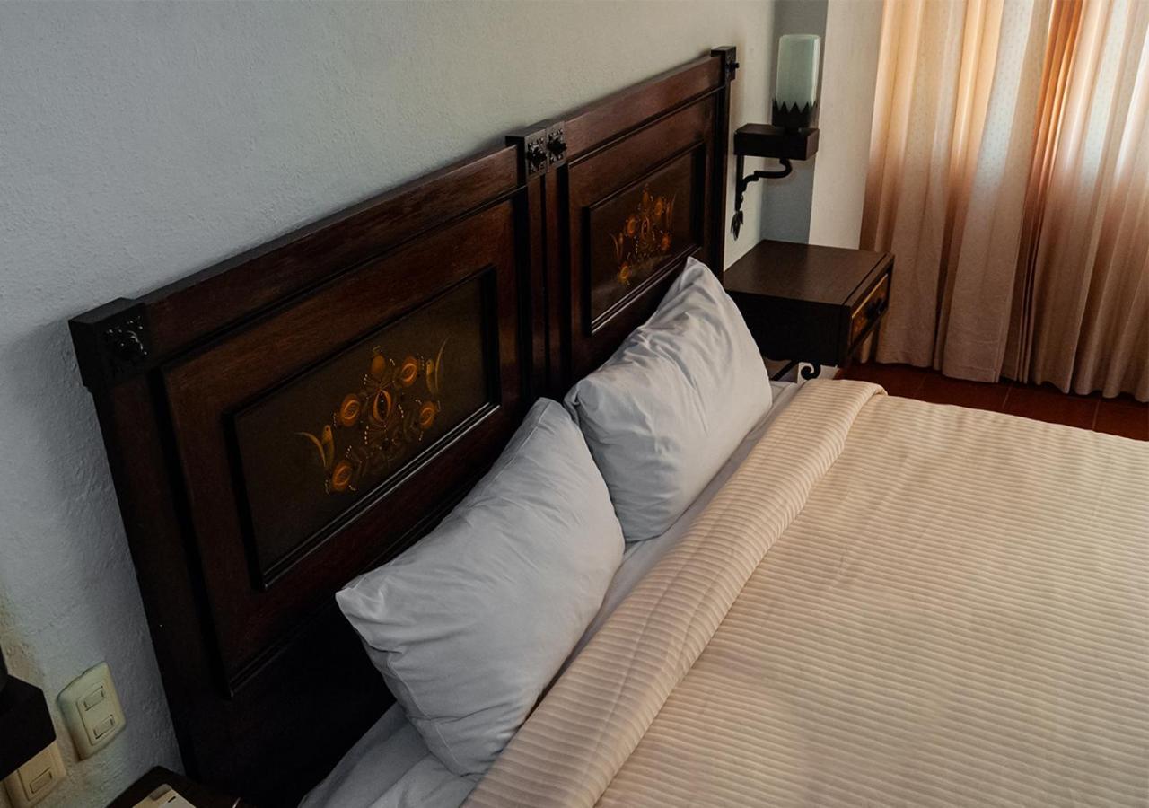 Hotel Fenix Guadalajara Pokoj fotografie